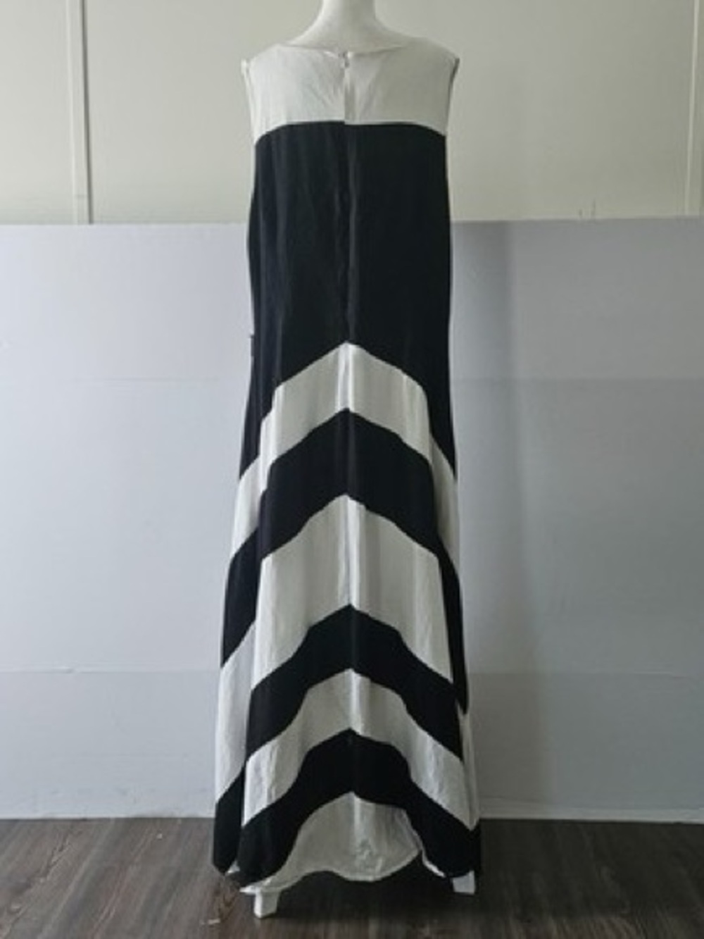 Ashley Stewart Black and White Chevron Maxi Dress - Picture 5 of 7